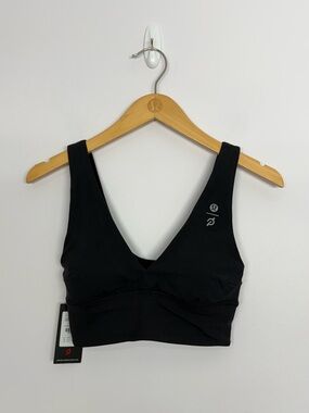 Lululemon Align V-Neck Bra *Light Support, C/D Cup Black Size 4 NWT Peloton
